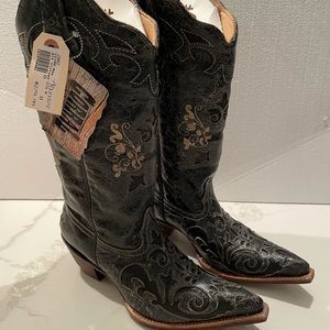 Gorgeous Black Vintage Leather Corral Cowboy Boots NEW WITH TAGS. Size 7.5